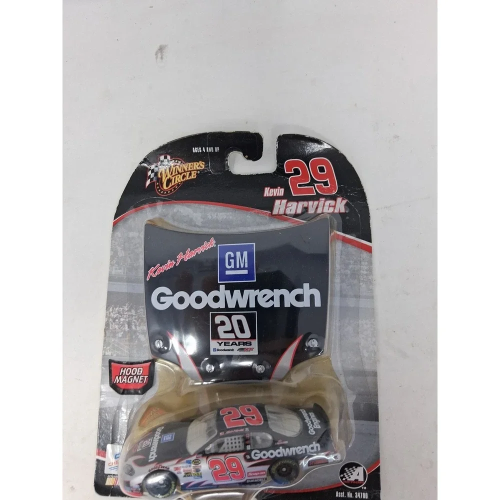 2005 Kevin Harvick #29 GM Goodwrench 1/64 Scale NASCAR Diecast Winners Circle. N
